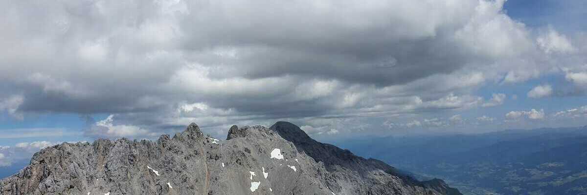 Flugwegposition um 11:46:40: Aufgenommen in der Nähe von Gemeinde Ramsau am Dachstein, 8972, Österreich in 2484 Meter